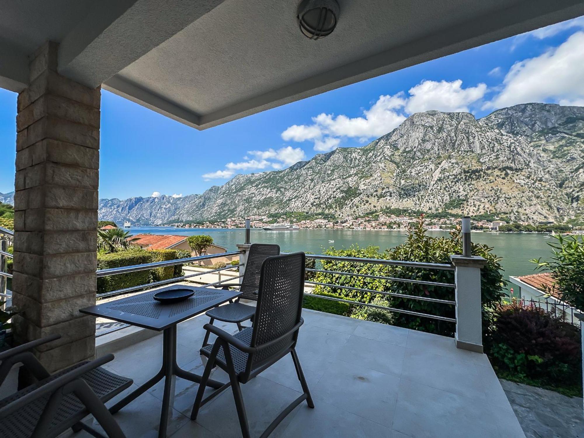 Chillout Apartment In Kotor Bay Exterior photo
