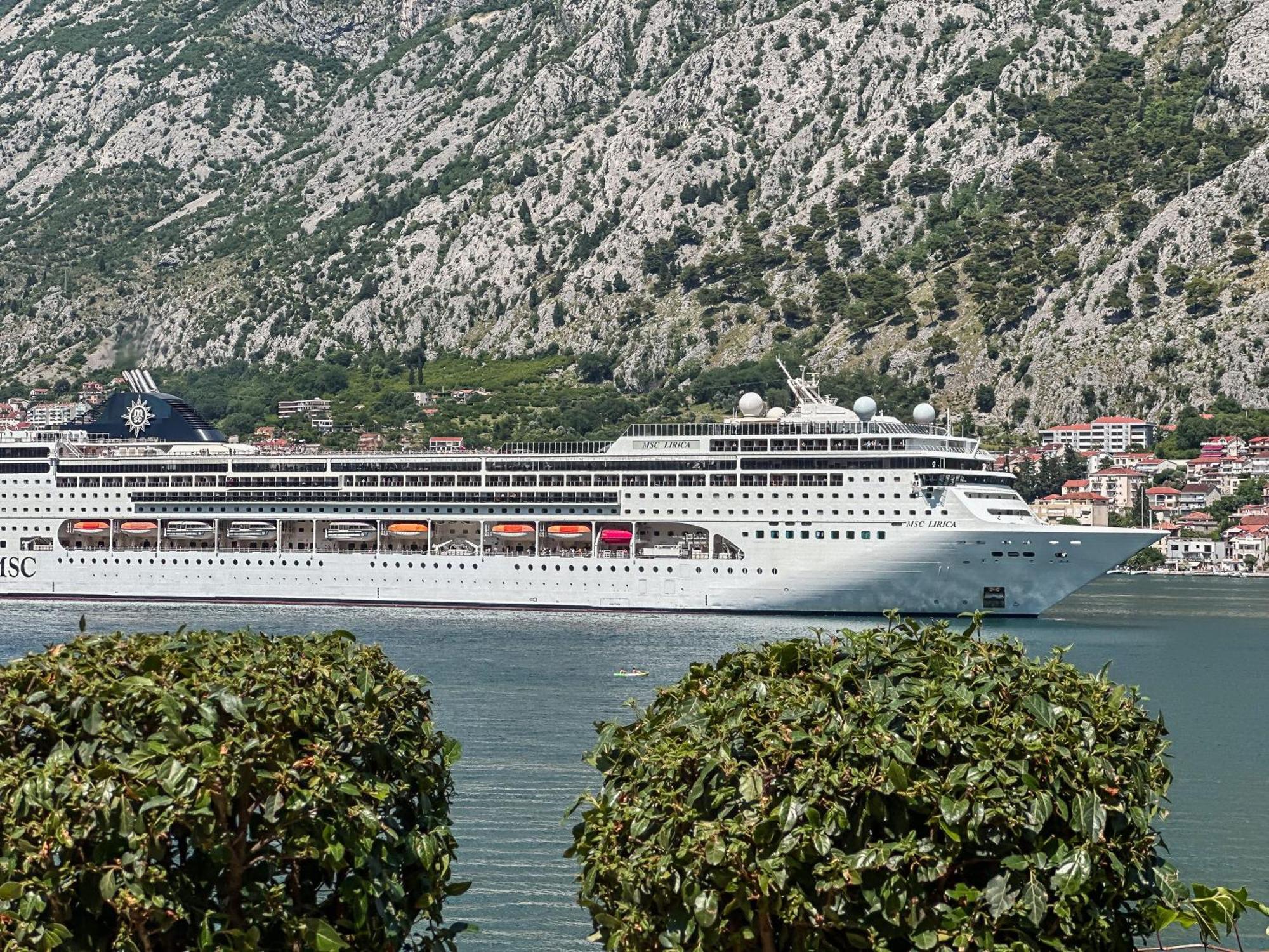 Chillout Apartment In Kotor Bay Exterior photo